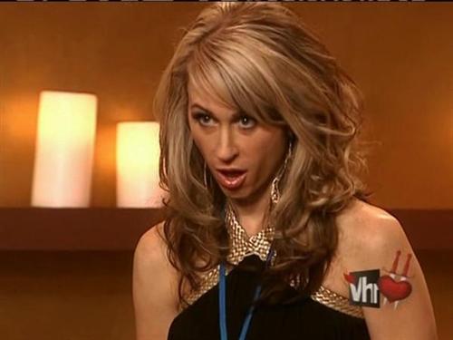 'Hi. My name is Ambre and I am an over-actress.' (group) HI AMBRE!